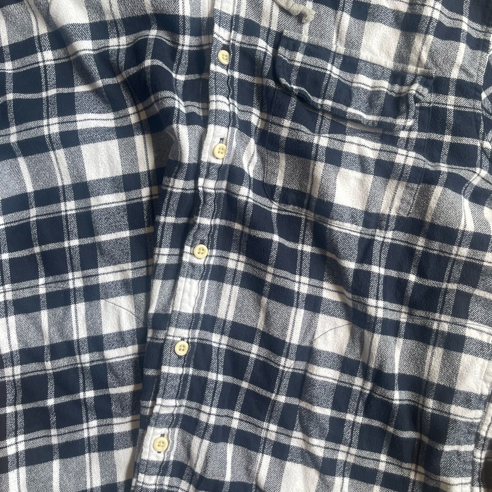American Eagle Outfitters Super Soft Navy and White Plaid Shirt - Picture 6 of 8